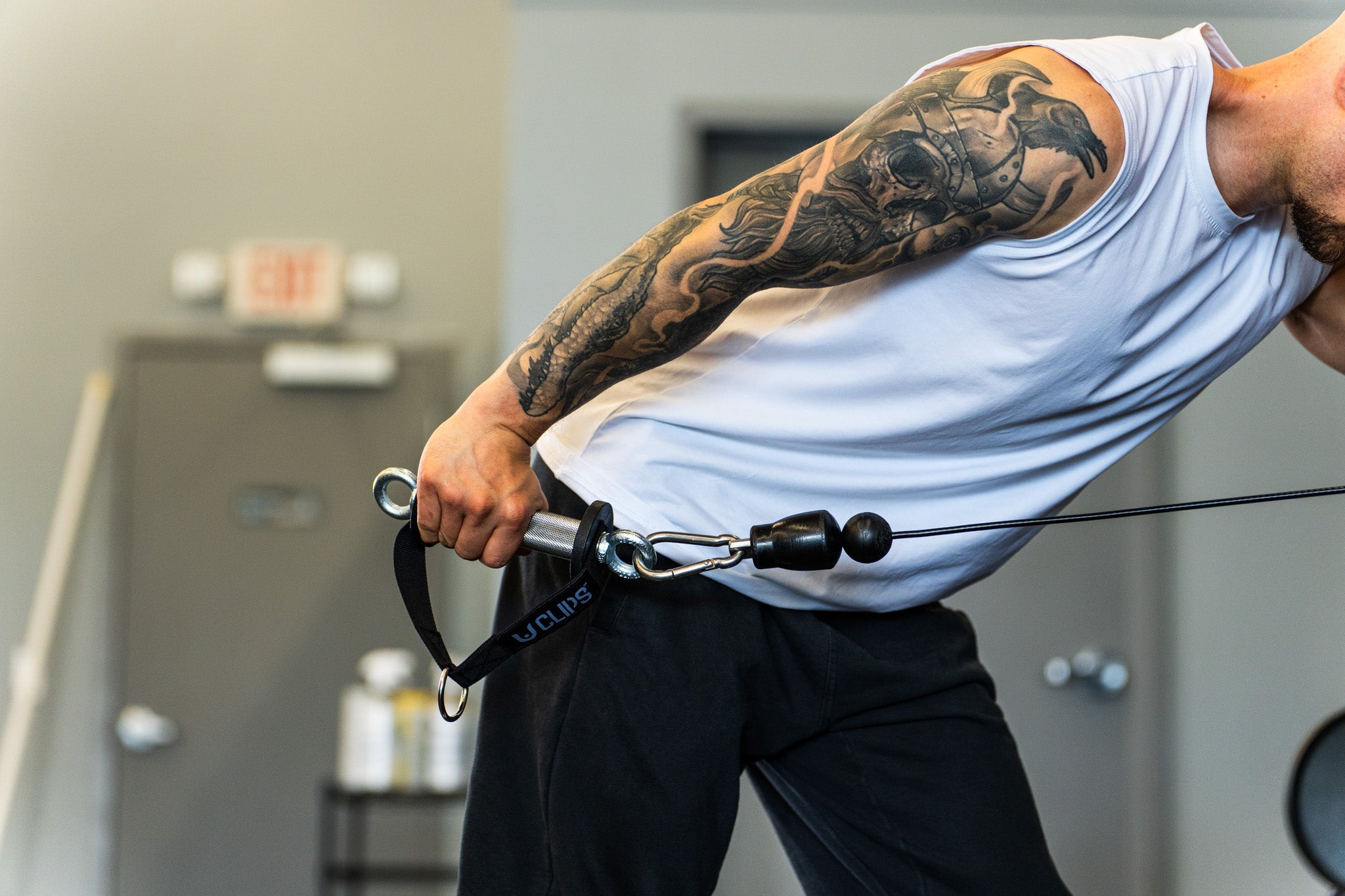 DUAL-GRIP STAINLESS CABLE HANDLE